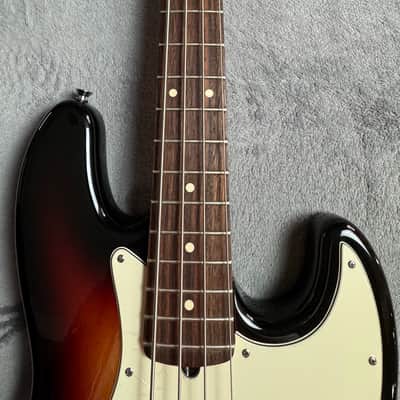 Fender American Series Jazz Bass USA – 3-Color Sunburst – Rosewood – Fender Hard Case image 5