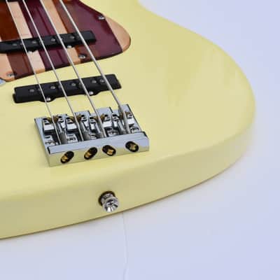 Ankh Instruments Woodie (new), 35" scale, L/H, 4 string, Jazz Bass,2021, 2021, Butter Cream image 3