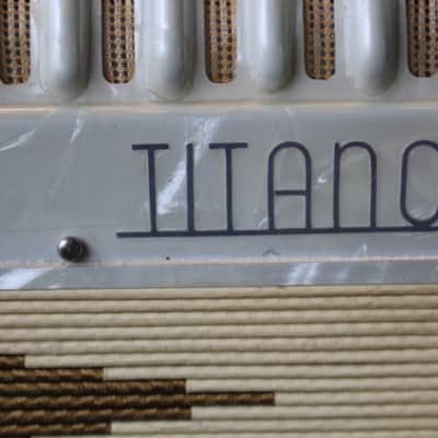 Titano Model Special 1986 41/120 range compact 17" keyboard Piano Accordion image 2