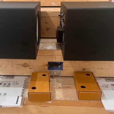 Yamaha HS8 Powered Studio Monitor (Pair) - Mint Condition image 3