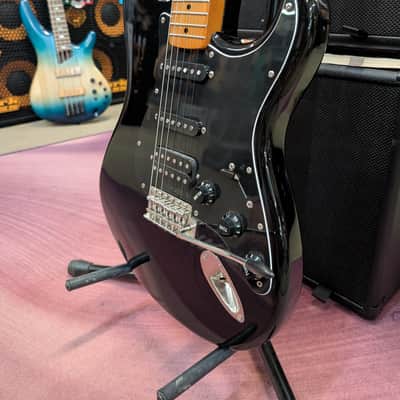 Immagine Squier Classic Vibe 70s Stratocaster HSS MN - Black - 4