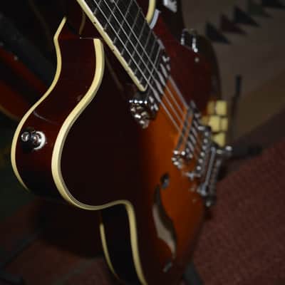 2017-18 Eastwood Airline H74 DXL Semi-Hollowbody in Honeyburst w/ a Bigsby, New Nickel Dunlop Straploks & a Mint Eastwood Hardshell Case ~ Mint ! image 12