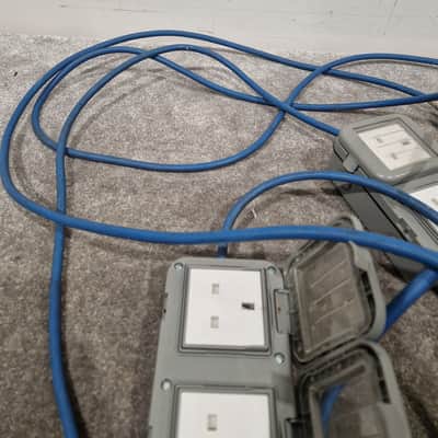 Blue CEE Industrial Plug to 5× Dual UK Socket Distribution Lead - Rugged Industrial Design - Good image 12
