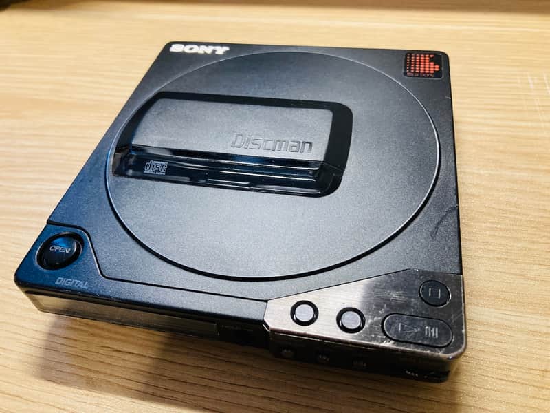Sony Discman D-25 cd player image 1