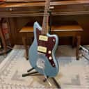 Fender Vintera '60s Jazzmaster with Pau Ferro Fretboard 2019 - 2023 - Ice Blue Metallic