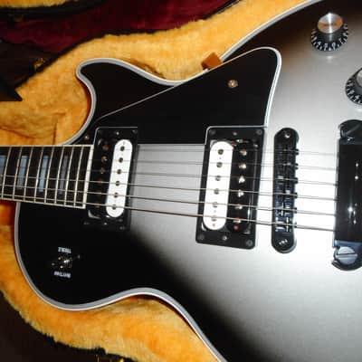 Gibson Custom Shop Les Paul Custom/ MOD shop 1 of 1 2022 - Silver burst Satin owned and Signed by Dustie Waring image 3