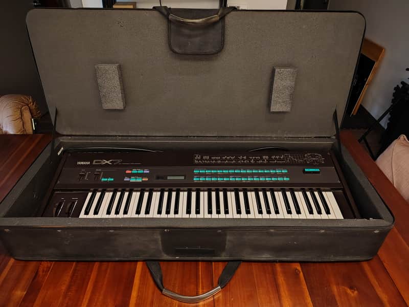 Yamaha DX7 Programmable Algorithm Synthesizer 1985 - Black image 1