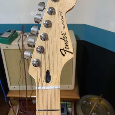 Fender Deluxe Stratocaster P/C Sapphire Blue Transparent image 6
