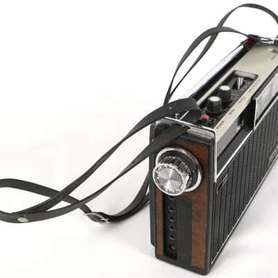 Vintage Sony Japan CF-1100 The 11 Portable Radio FM/SW/MW image 4