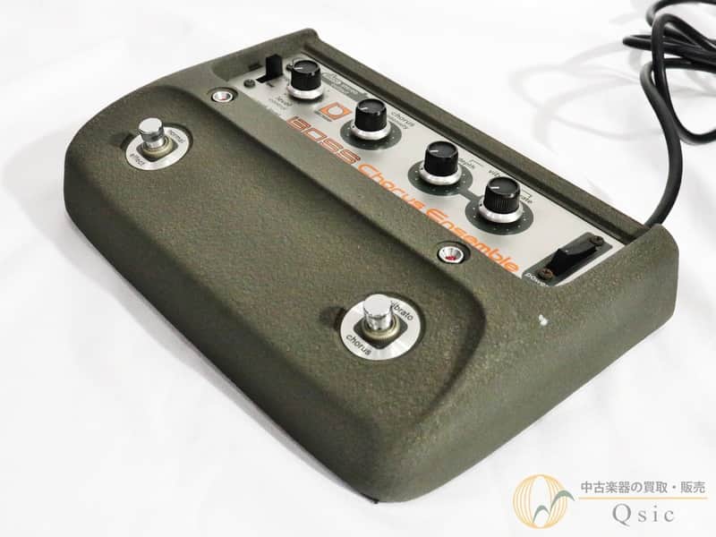 Boss CE-1
