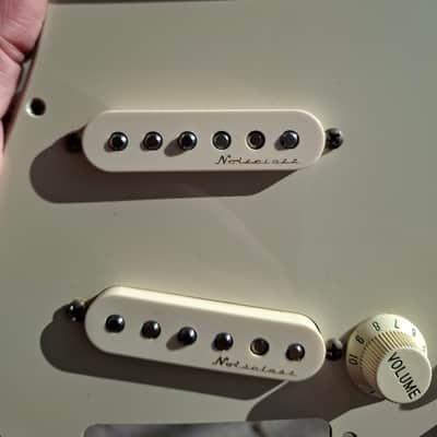 Fender Vintage Noiseless 11-Hole Stratocaster Pickguard Pre-Wired image 5