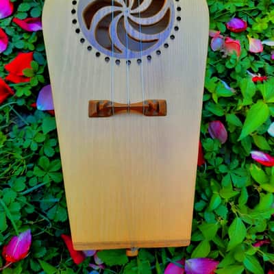 Georgian folk music instrument Panduri | String instrument Panduri | ფანდური | Fanduri image 3