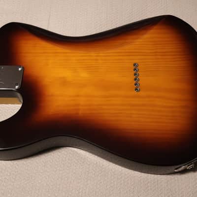 Fender Modern Player Telecaster Plus 2018 Honey Burst Limited Edition Very Good Condition with Hardshell Case! image 9