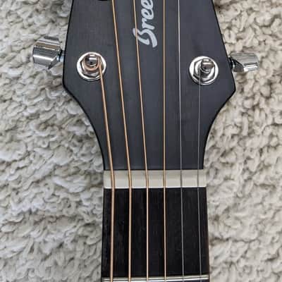 Breedlove Discovery S Concert Satin Spruce-Mahogany HB Guitar in Ghost Burst image 4
