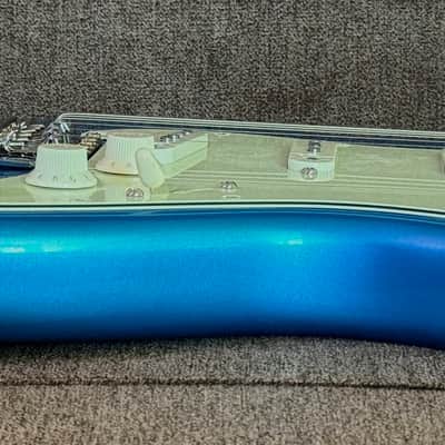 Fender American Professional Classic Stratocaster w/Deluxe Fender Gig Bag, COA, & Case Candy - 2025 Model in Faded Lake Placid Blue image 8