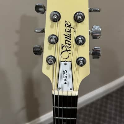 Vantage  FV575 1980 Flying V aged white vintage Japanese w/ohsc image 4