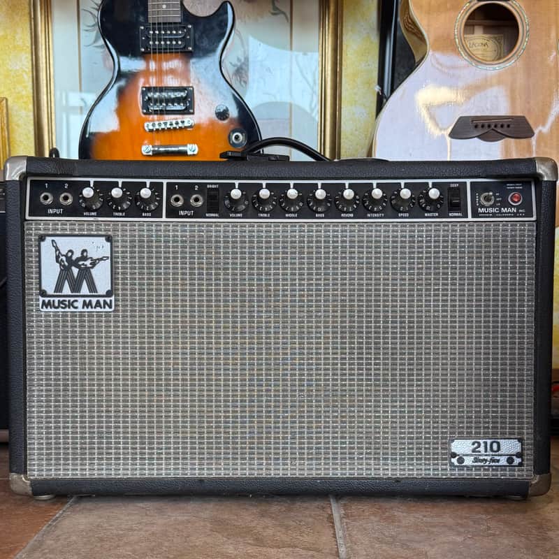 1974 – 1979 Music Man 210 Sixty-Five 2-Channel 65-Watt 2×10″ G…