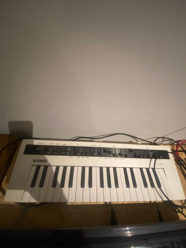 Yamaha Reface CS Mini Mobile Keyboard