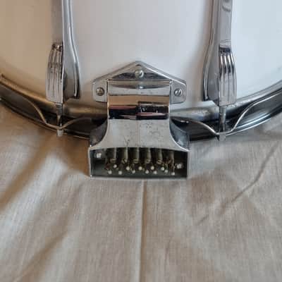 Ludwig 1979 14"x10" Challenger II Parade Marching Drum 1979 - 10 lug - White cortex image 5