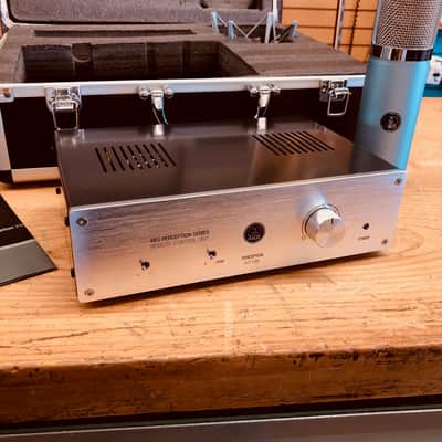 AKG Perception 820 Tube Microphone w/Power Source, Shockmount & Case image 5