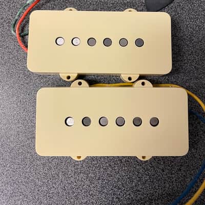 Noiseless Jazzmaster Pickup Set - Brandonwound Pickups image 1