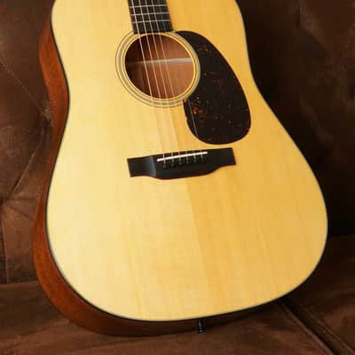 Martin D-18 image 6
