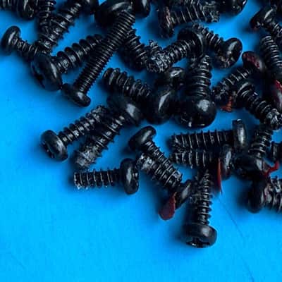 Immagine BEHRINGER UMX610 U-Control MIDI Keyboard Parts: Random Board and Body Screws - 2