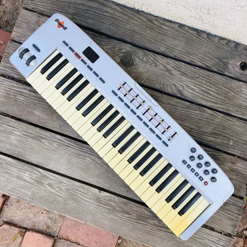 M-Audio Oxygen 49 MKI MIDI Keyboard Controller 2006 - 2009 - Silver image 1