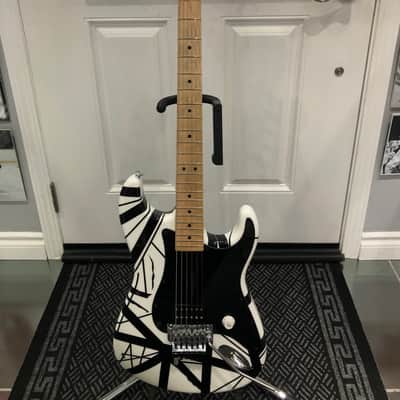 Charvel EVH Art Series 2004 - 2007 - Black / White image 9