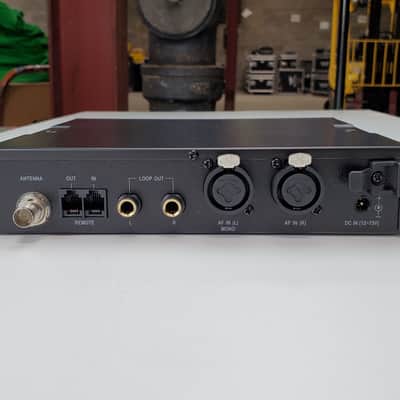 Mipro MI909 Digital In-ear Monitor System 5E / Includes rack parts & Antenna image 2