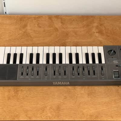 Yamaha CS01 Monophonic Synthesizer 1982 - 1983 - Serviced image 2