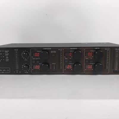 Waves MaxxBCL Mastering Limiter Compressor Bass Processor Maxx BCL
