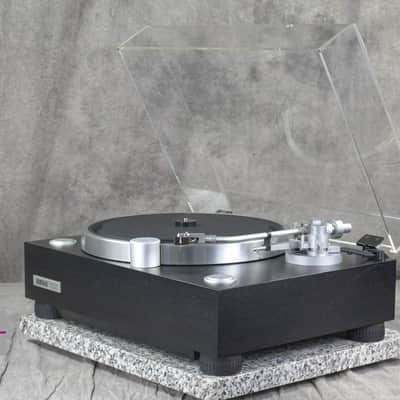 YAMAHA GT-2000 Direct Drive Turntable in Very Good Condition image 2