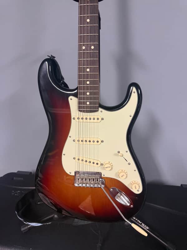 ギター FenderAmerican Professional Stratocaster Fender American Professional Series Stratocaster | Reverb Canada