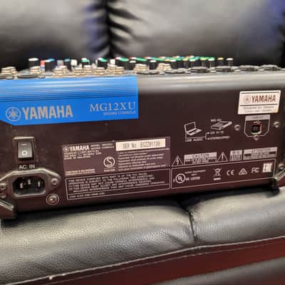 Yamaha MG12XU 12-Channel Analog Mixer 2016 - Present - Black image 7