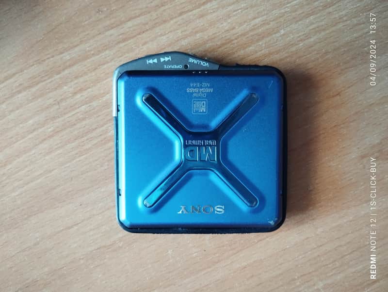Sony MZ E44 1998 - Sony Walkman Portable mini disc Player MZ- E44 Blue good working image 1