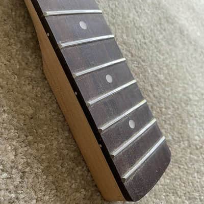 Peavey 4 String Electric Bass Maple Wood Neck, Rosewood Fingerboard, Defected Truss Rod image 2