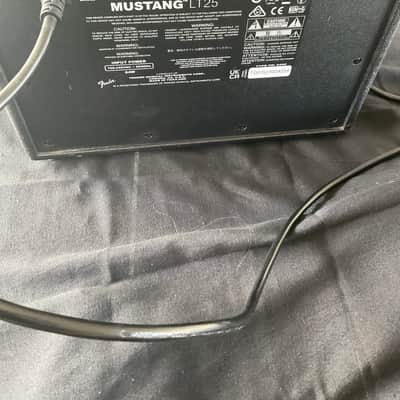 Fender Mustang LT25 Guitar Amplifier image 3