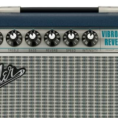 Fender '68 Custom Pro Vibro Champ Reverb FSR Limited Edition "Navy" 5-Watt 1x10" Guitar Combo 2024 - Navy image 4
