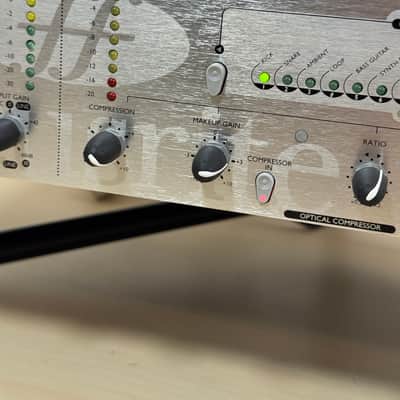 Focusrite Platinum Penta Preset Stereo Compressor with Mic Pre 2000s - Silver image 4
