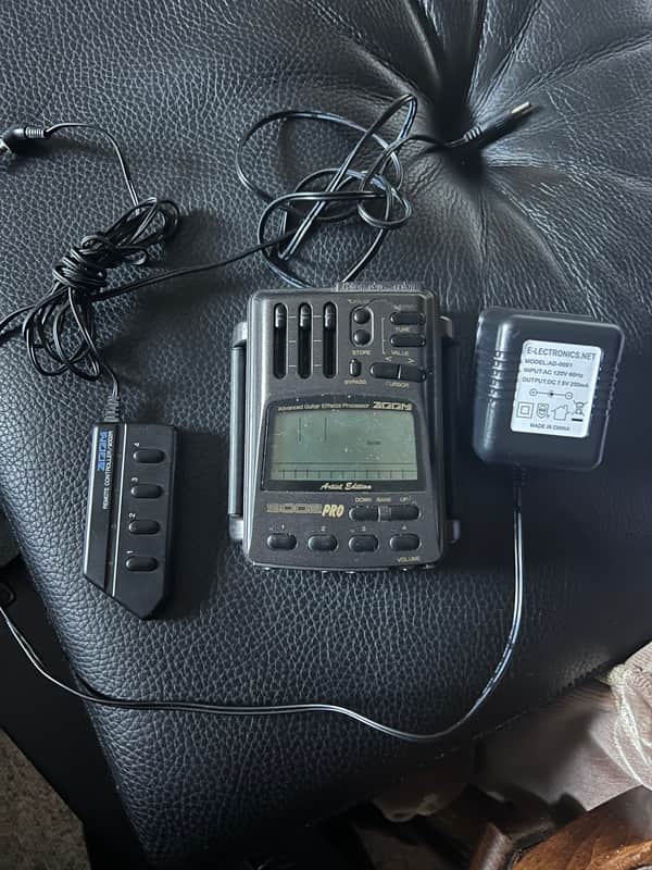 Mega Rare Vintage
 ZOOM 9002 Pro Artist Edition Multi Effects Processor w/Power Supply & Remote image 1