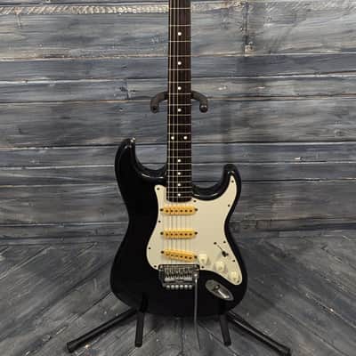 Used Squier by Fender 1984-1987 MIJ E Series Locking Tremolo Stratocaster image 2