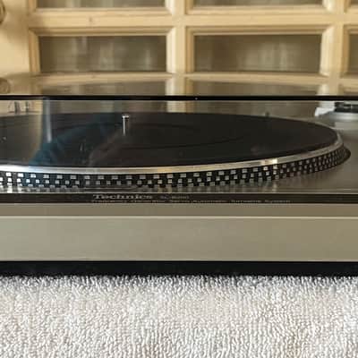 Vintage Technics SL-B200- Auto Return Turntable-Great Working Condition - Silver image 5