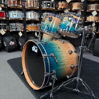 ~WOW!~ DW Collector's Series 333 Pure Maple 5-Piece 10/12/14/16/22 Drum Kit Set in Malibu Fade over Exotic Super Quilted Maple w/ Chrome Hardware image 4