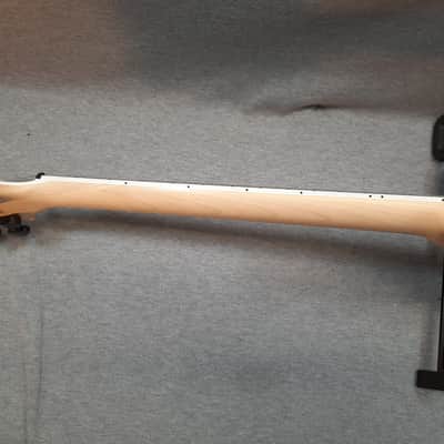 Dean Thoroughbred X Quilt Maple 2023 - Trans Blue Burst image 7
