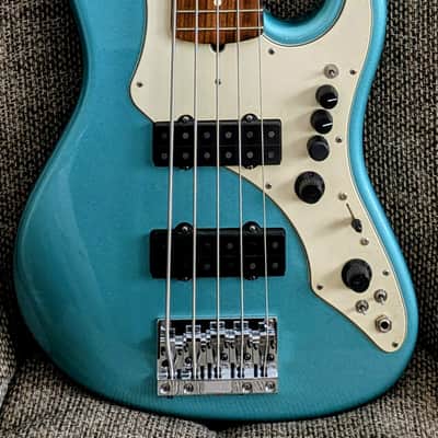 Fender Roscoe Beck Artist Series Signature Bass V 2004 - Teal Green Metallic image 1