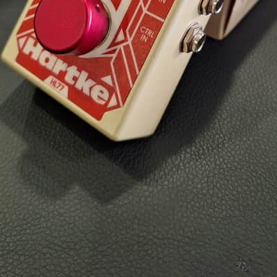 Hartke HL77 Bass Looper 2010s - Red/White image 4