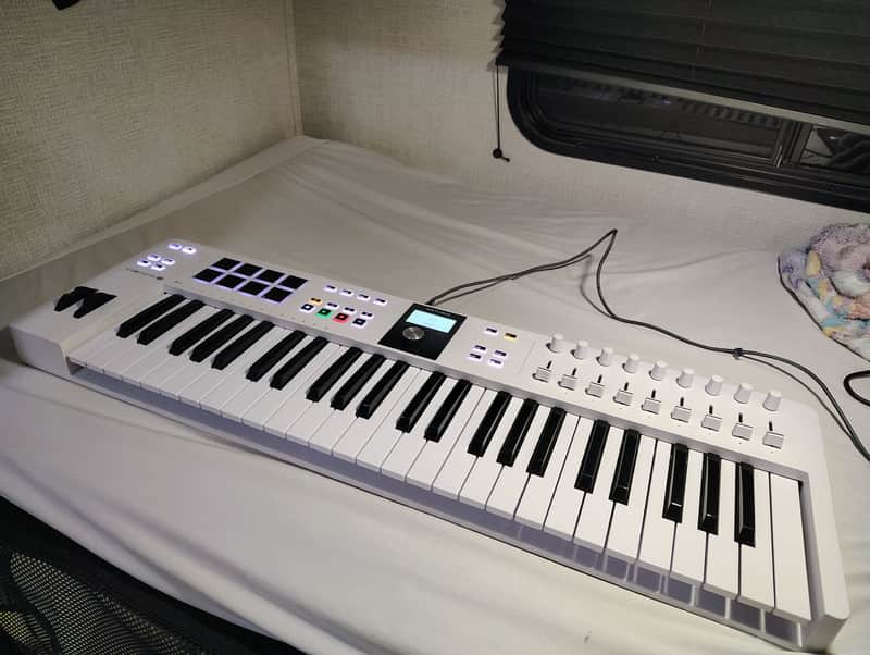Arturia KeyLab Essential 49 – White MIDI Keyboard Controller – Tested – USB C image 1