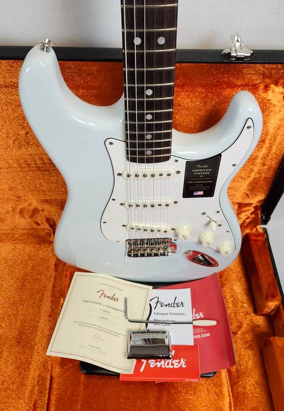 Fender American Vintage 1965 Stratocaster, Round-Lam Rosewood Fingerboard, Sonic Blue image 1