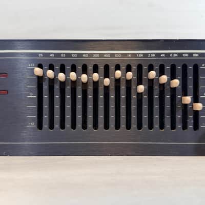 DOD R-830A Dual-Channel 15-Band Graphic Equalizer Rackmount EQ 1988–1990 image 3